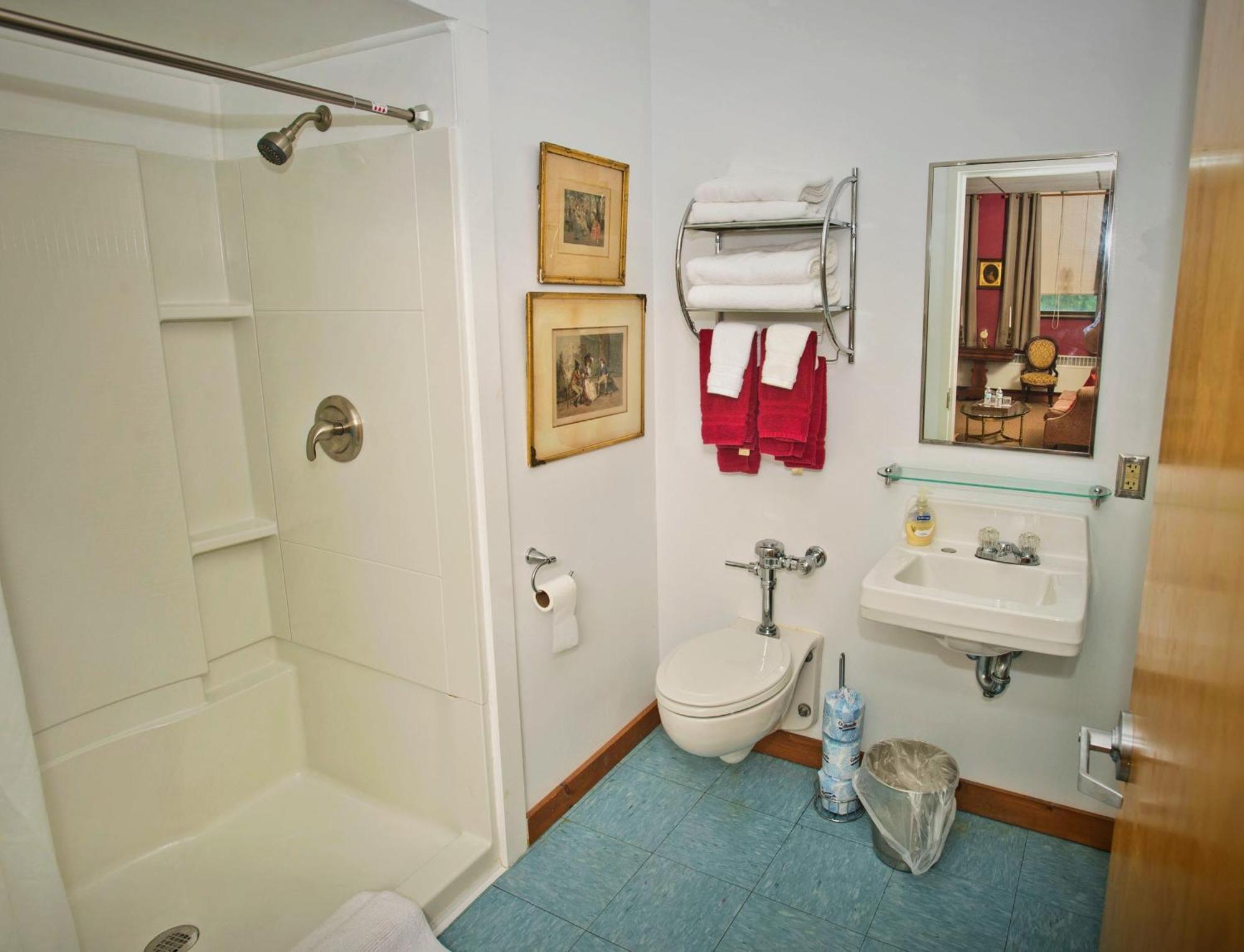 Sherman Inn Ogdensburg Room photo
