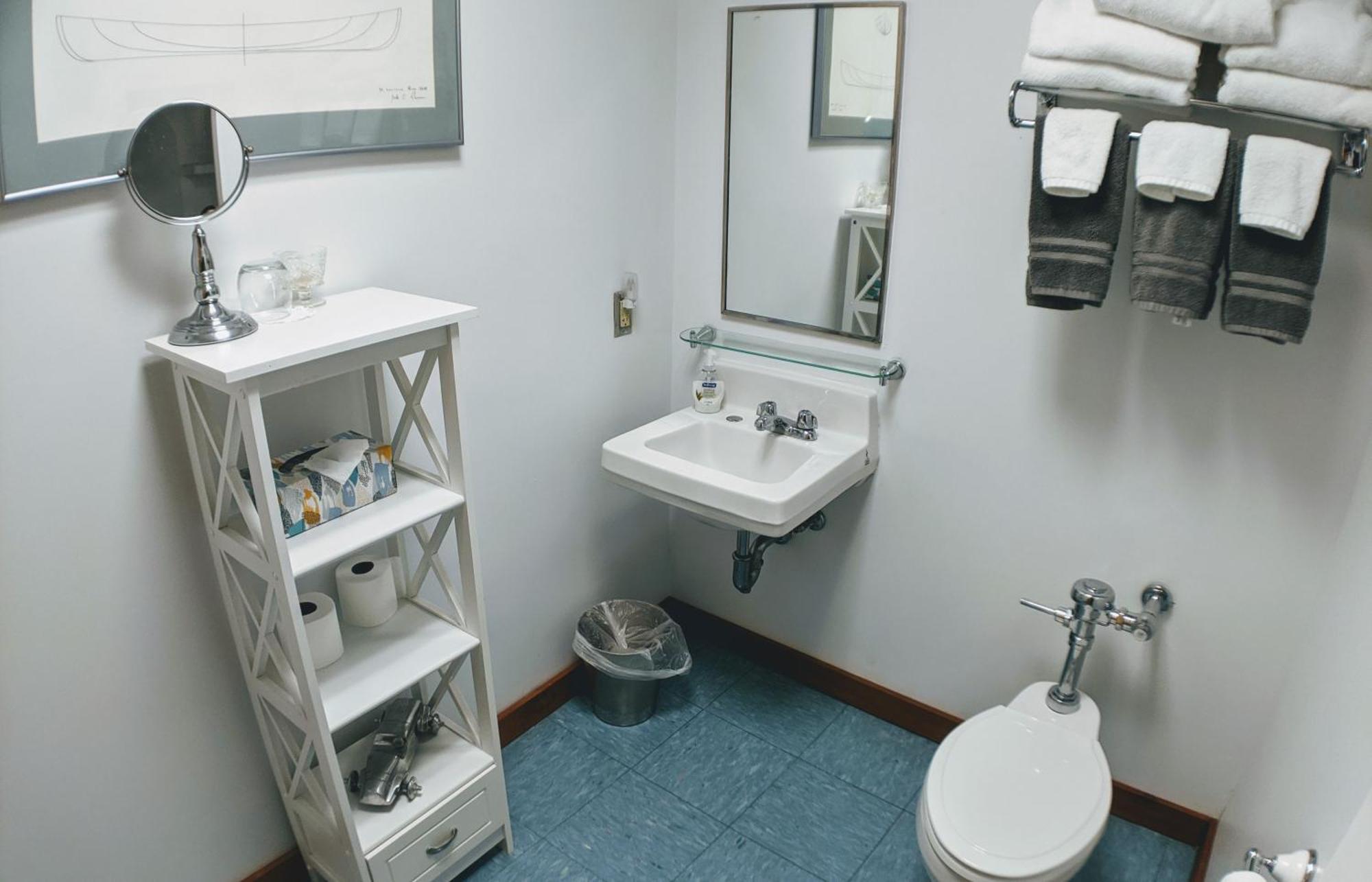 Sherman Inn Ogdensburg Room photo